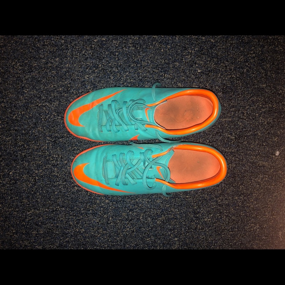 Nike indoor soccer shoes